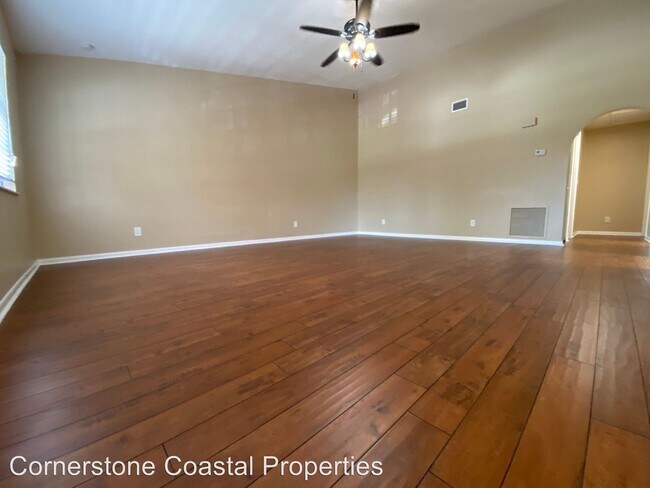 Building Photo - 2 br, 2 bath House - 1407 SW 16th Ter #202