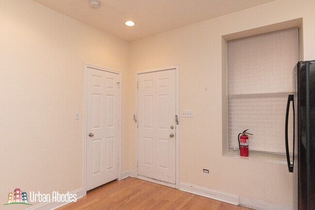 Foto del edificio - 2537 N Kildare Ave