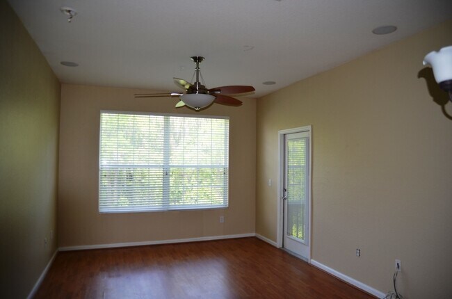 Foto del edificio - Nice 3/2 Condo in Horizons at Vista Lakes ...