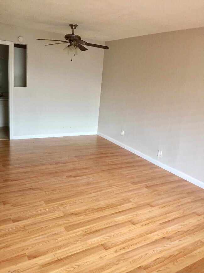 Foto del edificio - 502 W Alabama St