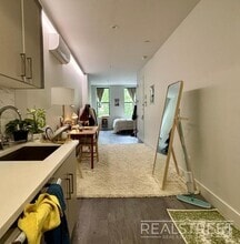 Building Photo - Modern New Studio in Bushwick!