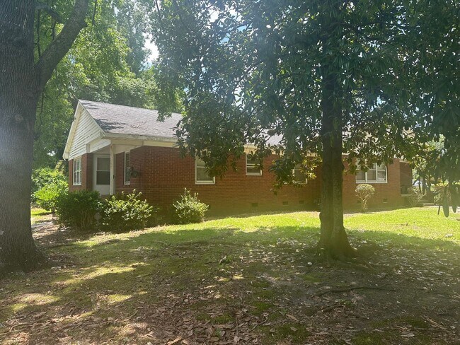 Foto del edificio - 516 Darby Ave