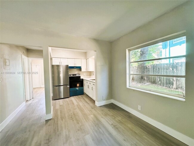 Foto del edificio - 4317 NE 21st Ave