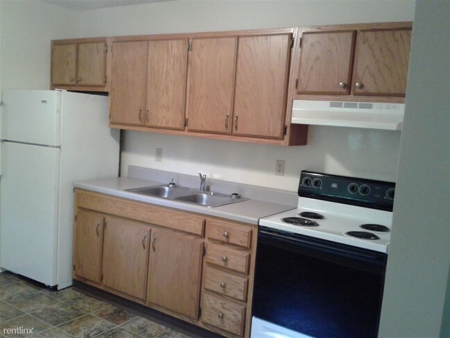Building Photo - 1090 Evelyn Dr