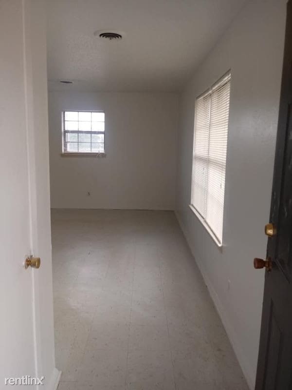 407 Edwards St Unit APT 11, Hollis, OK 73550 Condo for Rent in Hollis