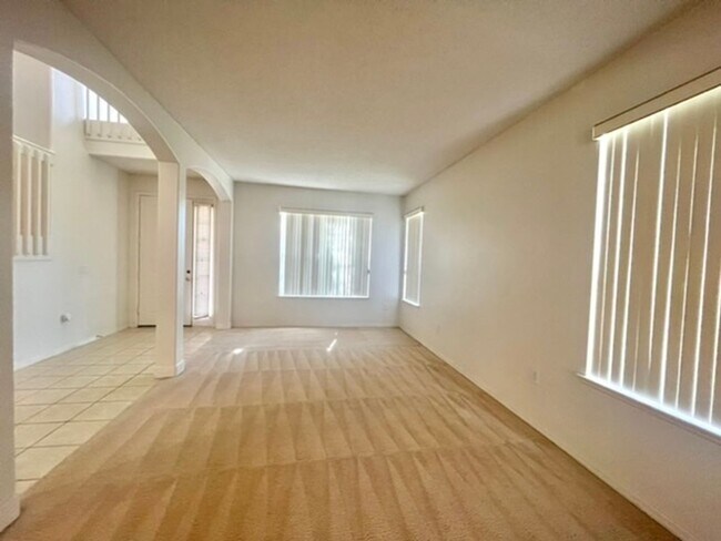 Building Photo - Meadow Woods Area - 4 Bedroom, 2.5 Bathroo...