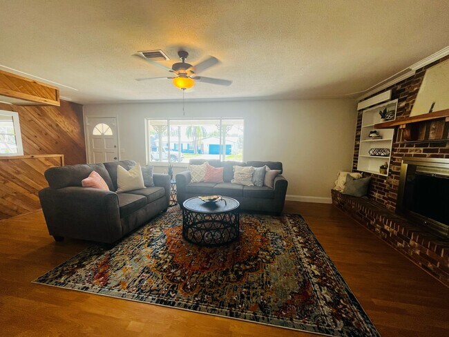 Foto del edificio - 320 Hickory Ave