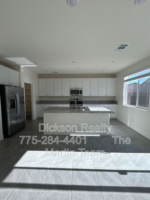 Building Photo - 6802 Ronaldinho Dr
