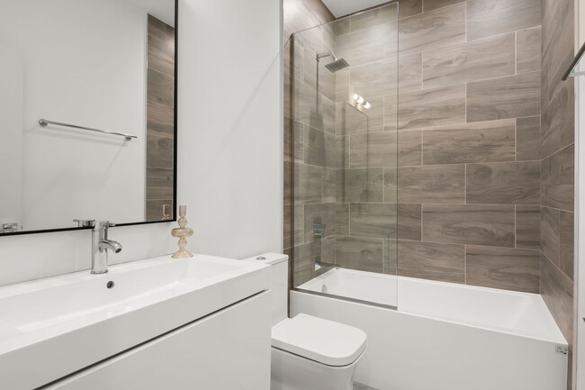 Foto del edificio - 8471 Grand Ave