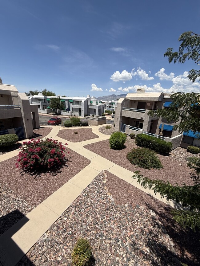 Building Photo - 7928 E Colette Cir