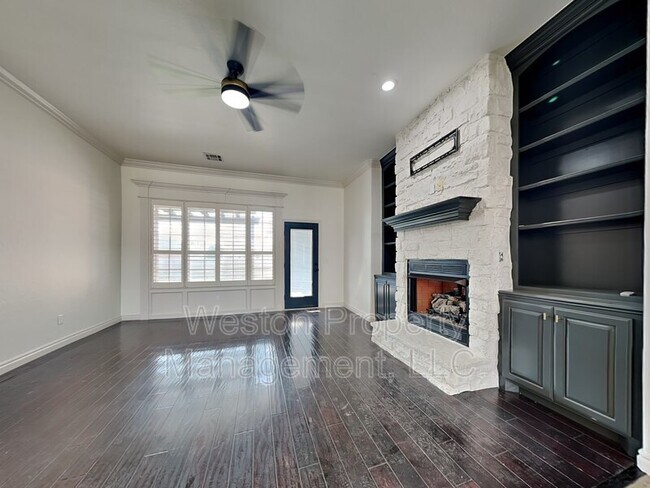 Building Photo - 2008 SE 9th St