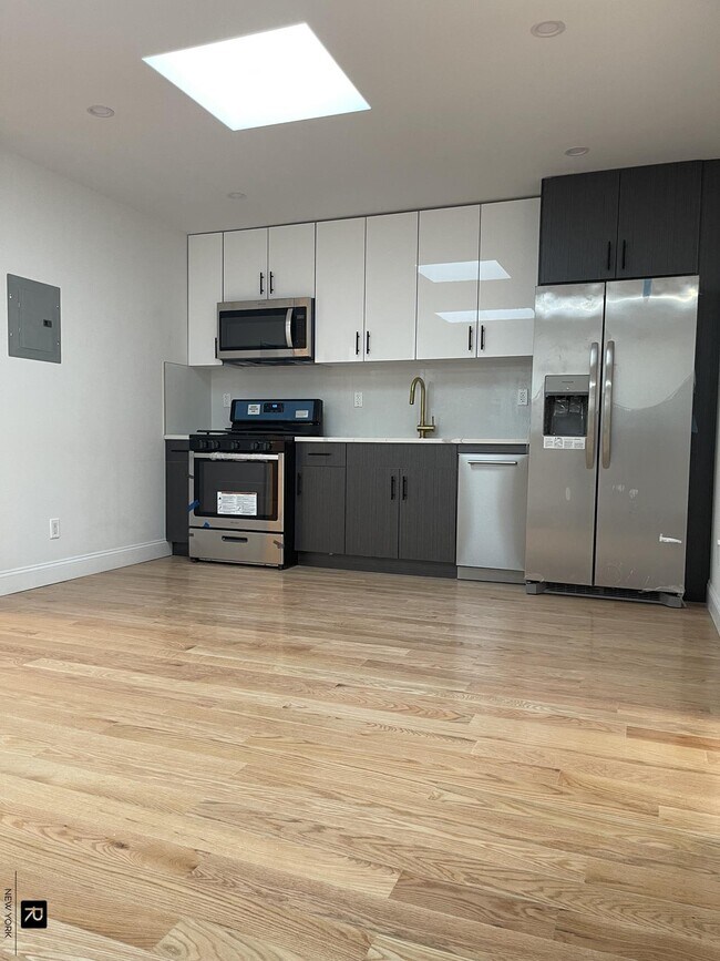 129 Grafton St Unit 2, Brooklyn, NY 11212 Room for Rent in Brooklyn