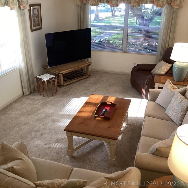 Foto del edificio - 2460 SW Danbury Ln