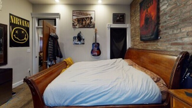 Foto del edificio - BERKLEE 3 BR Apartment - 9/1