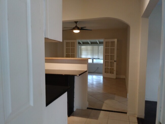 Foto del edificio - 4641 SW 1st St
