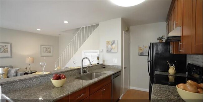 Foto del edificio - 2220 Partridge Way
