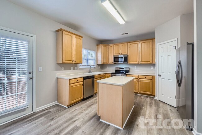 Building Photo - 6748 Mountain Majesty Way