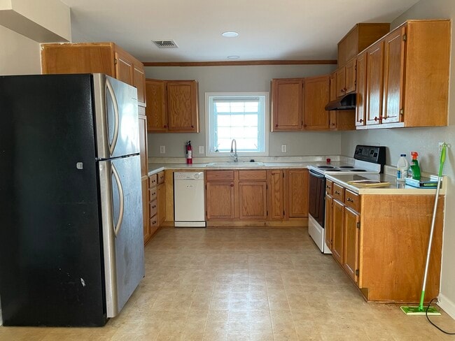 Building Photo - 1704 Avondale St