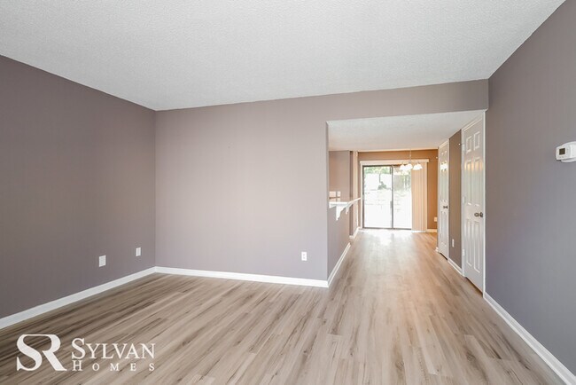 Foto del edificio - 3BR Townhome Ready Now in Charlotte!