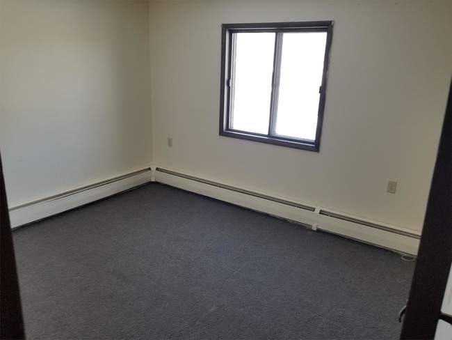 Building Photo - Ashwood Apartments NEW - 501 - #1