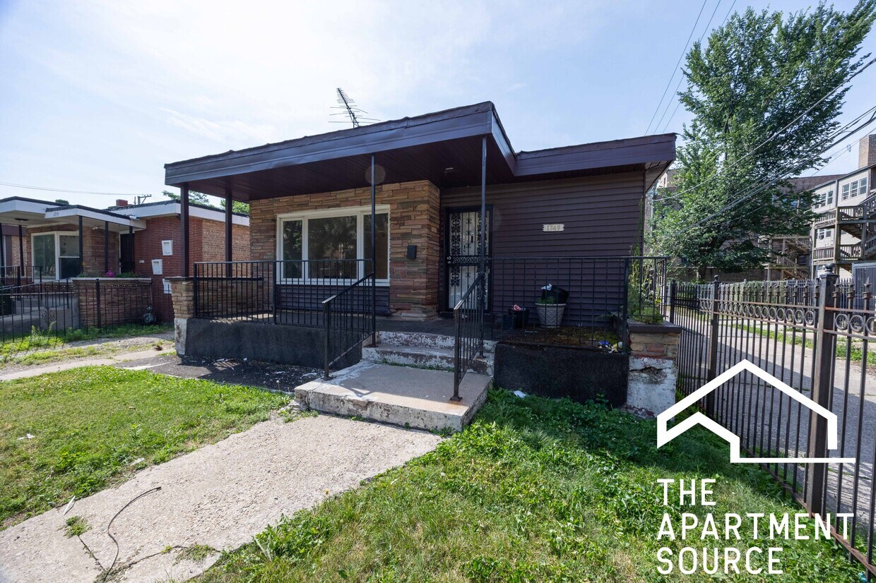 Foto principal - 1749 E 71st Pl