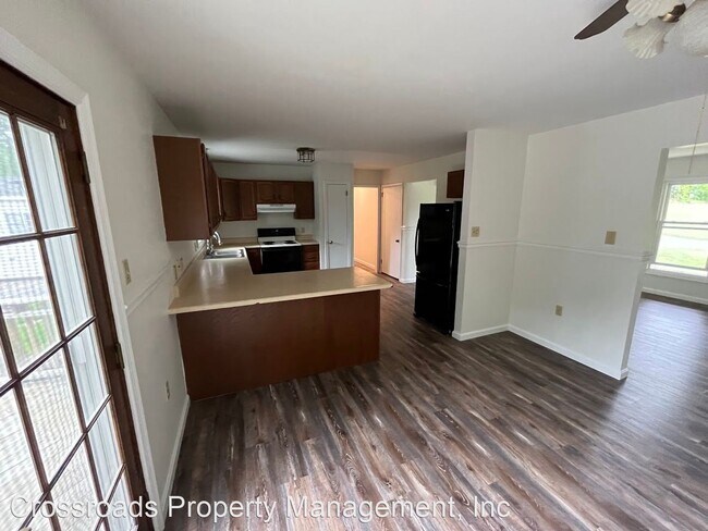 Building Photo - 3 br, 2 bath House - 16 Rapho Street