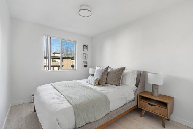 Photo du bâtiment - 55 E 12th Ave