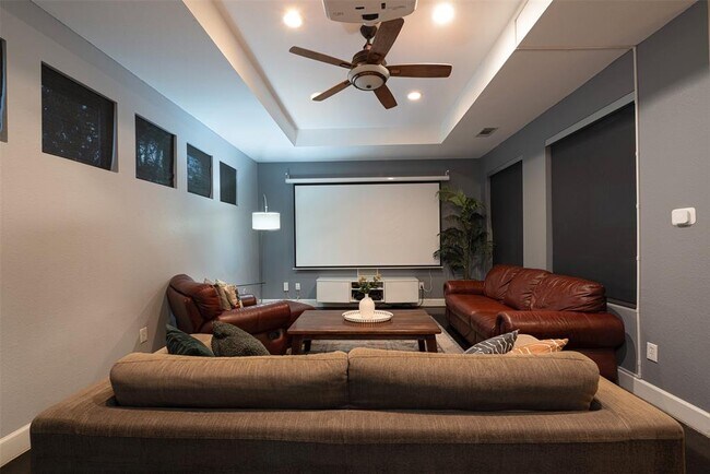 Foto del edificio - 2302 E 9th St