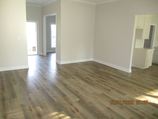 Foto del edificio - 219 N Buck Run Dr