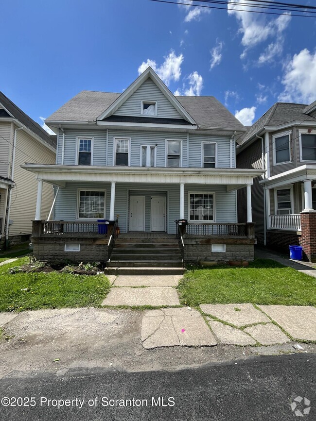 Building Photo - 919-919 W Elm St