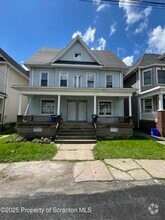 Building Photo - 919-919 W Elm St