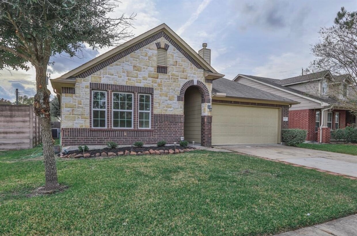 Primary Photo - 23215 Peerless Dr