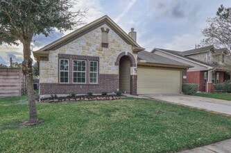 Building Photo - 23215 Peerless Dr