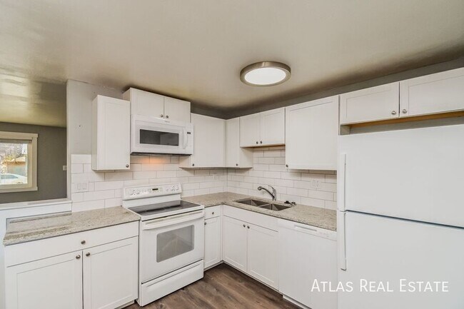 Foto del edificio - 4644 Scenic Cir