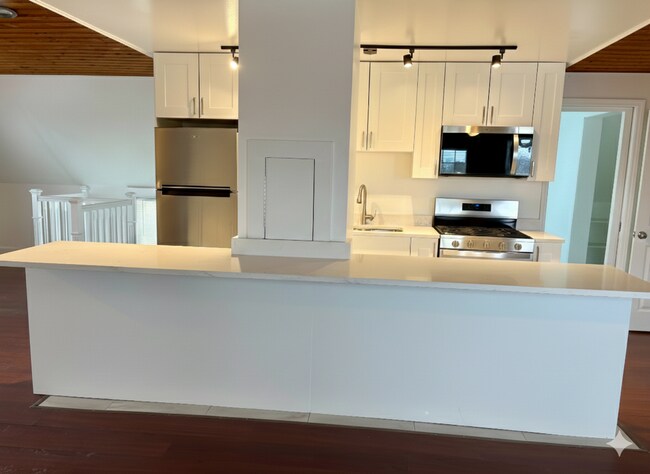 Foto del edificio - 7635 W Foster Ave