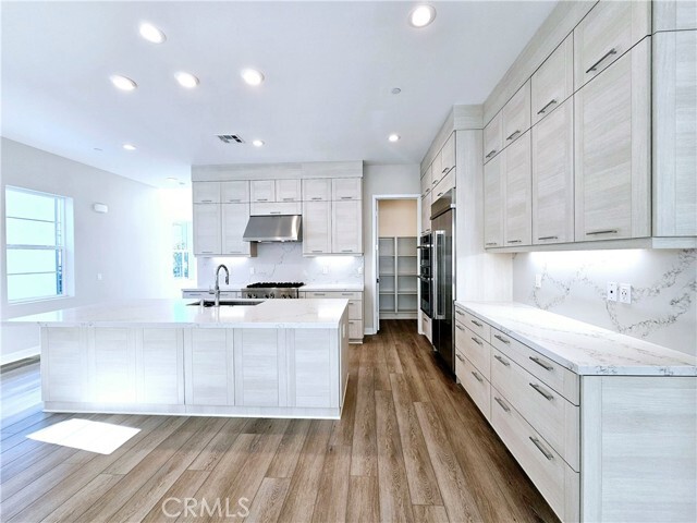 Building Photo - 310 Brackens