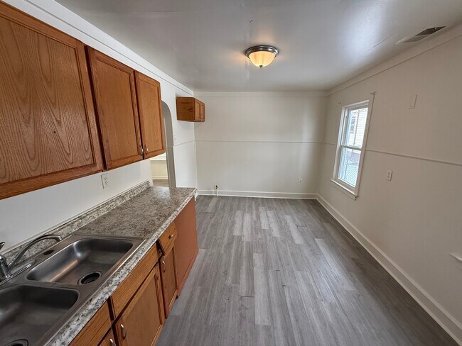 Foto del edificio - 8127 Hudson Ave