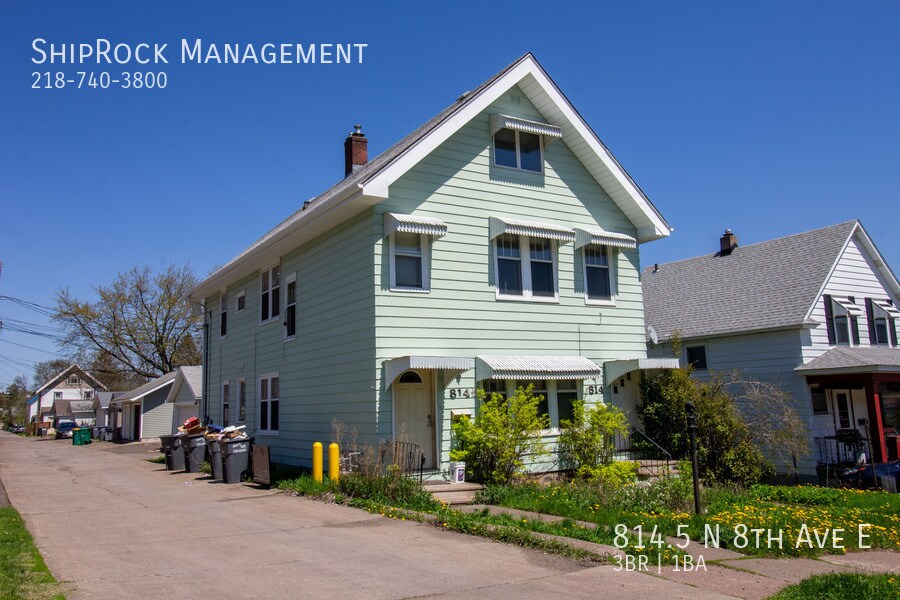 Primary Photo - 814.5 N 8th Ave E