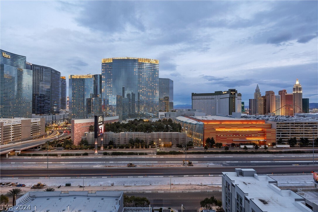 Foto del edificio - 4575 Dean Martin Dr