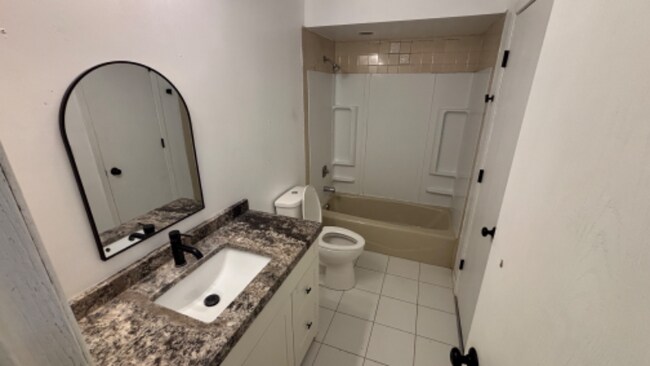Foto del edificio - 107 Bridgewood Dr