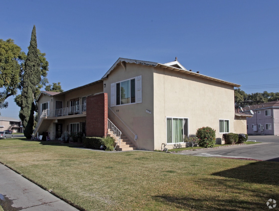 Primary Photo - 12582 Flower St