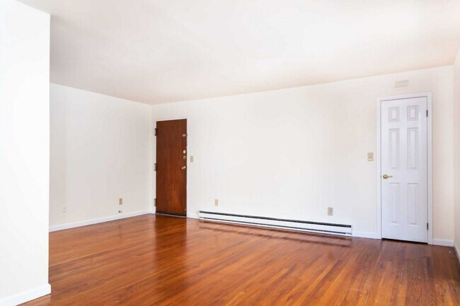 Building Photo - 12-14 Burdette Ct