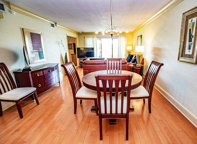 Building Photo - 29200 Bay Hollow Dr