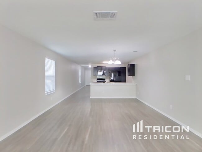 Foto del edificio - 5010 Everett Loop