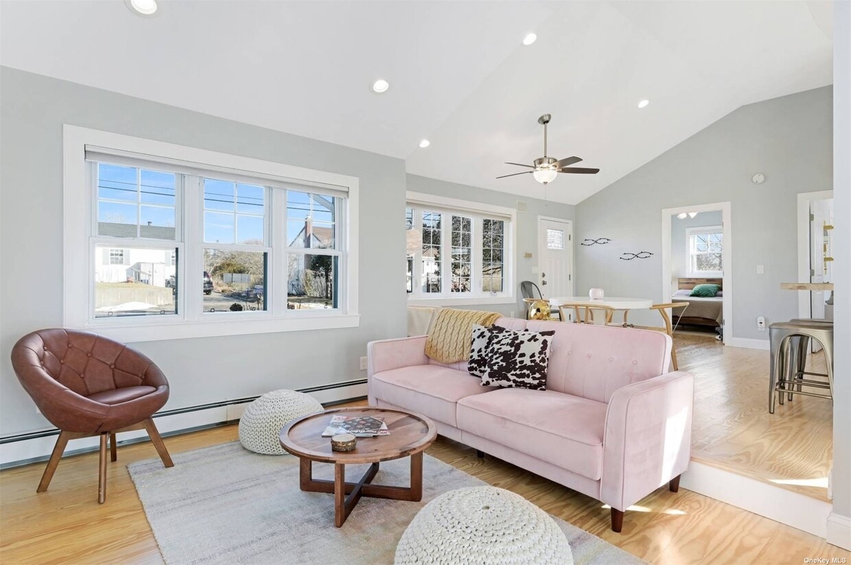 28 Willow St, Aquebogue, NY 11931 House Rental in Aquebogue, NY