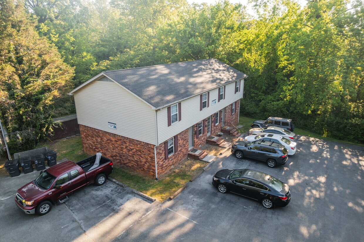 Foto del edificio - 327 N Ferguson Ave