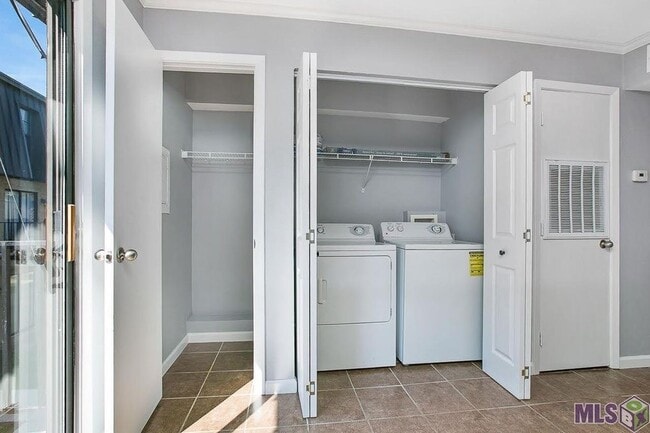 Laundry - 10294 W Winston Ave