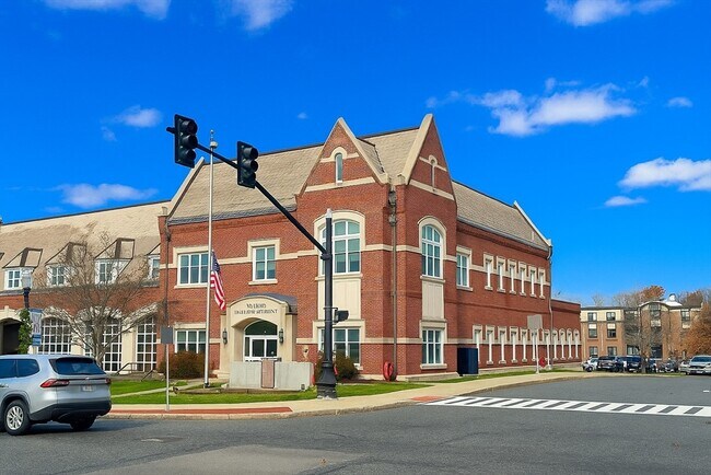 Foto del edificio - 45 E Central St