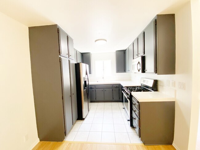 Kitchen - 7005 Jordan Ave