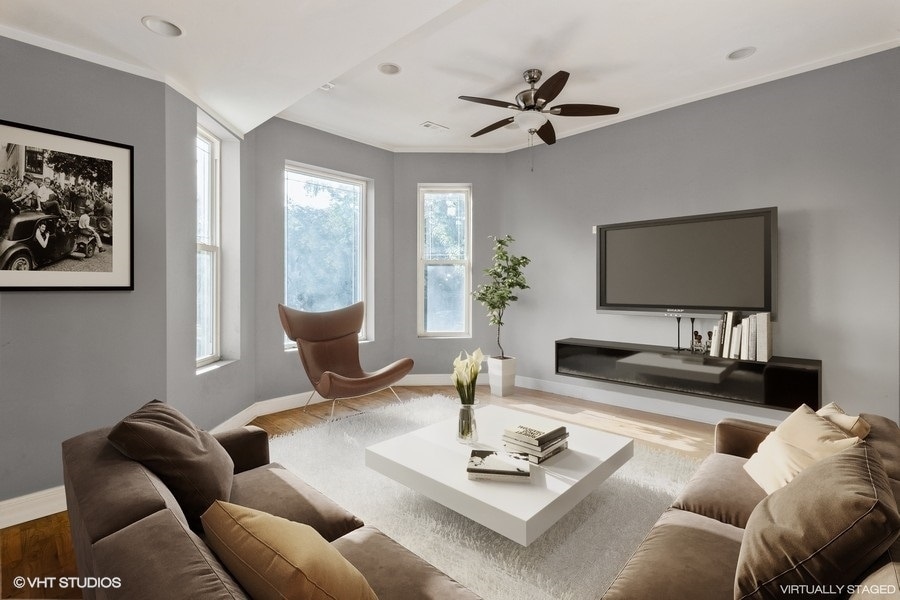 Living Room - 4928 S Saint Lawrence Ave